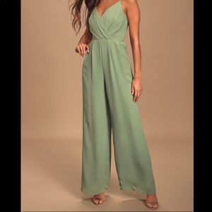 NWT 🆕 Lulu’s Sage Green faux wrap jumpsuit